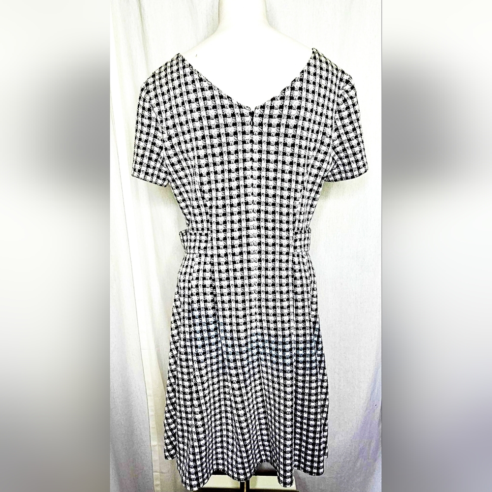 DKNY Gingham Plaid Fit & Flare A-Line Dress Black White V-Neck Size 8 - Picture 4 of 9